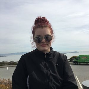 Meet your Posher, Desirae